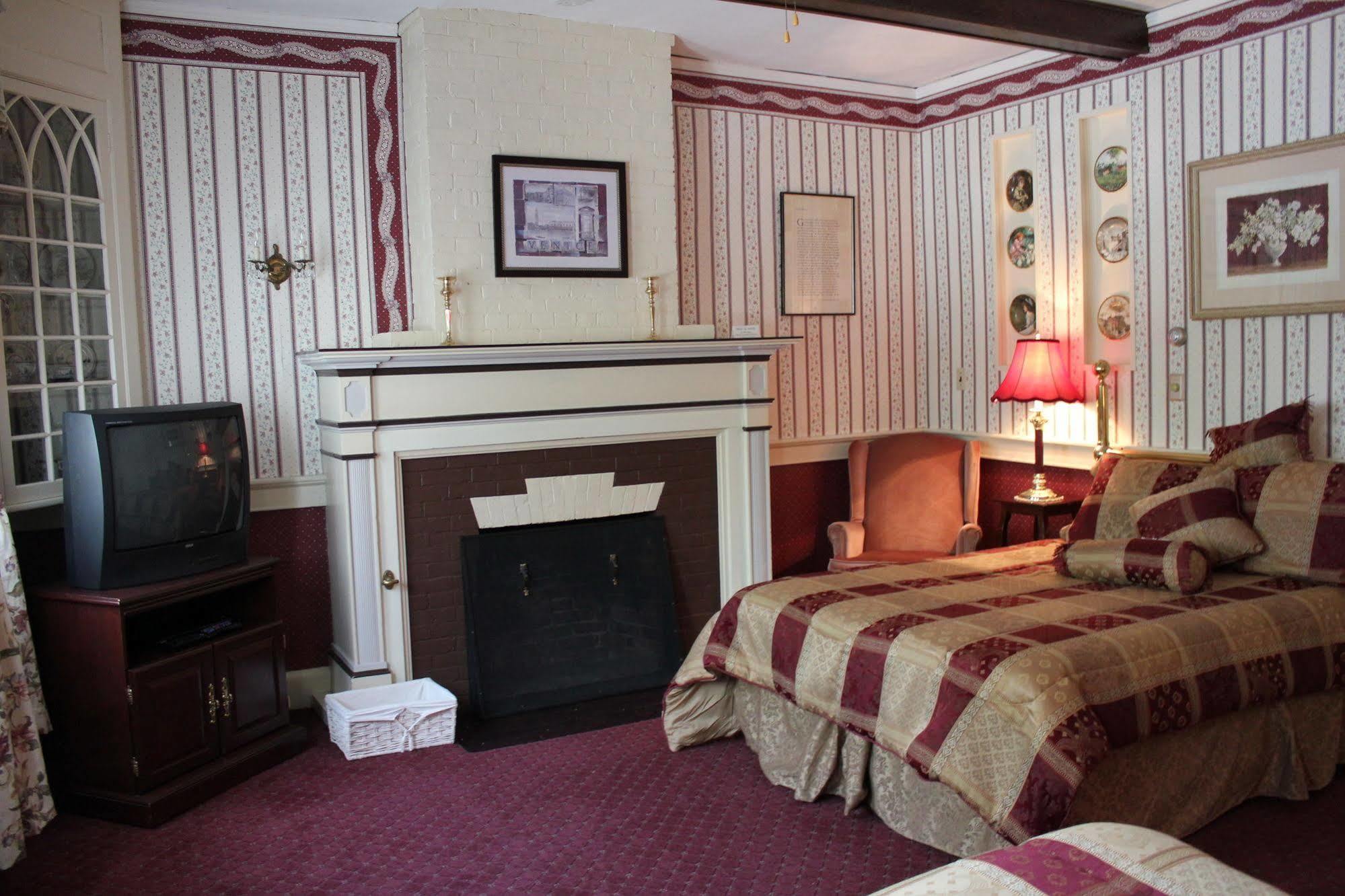 Tara Manor Inn St. Andrews By The Sea Exterior foto